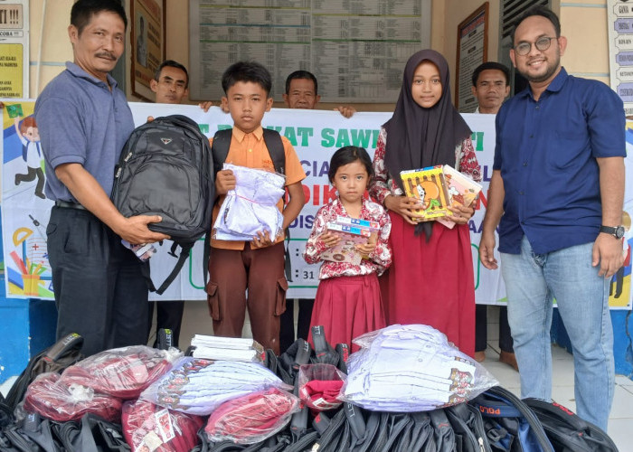 PT Berkat Sawit Sejati Dukung Pendidikan, Bantu Perlengkapan Sekolah untuk 210 Siswa