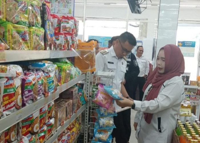 Sidak Parsel di Sungai Lilin: Tim Gabungan Pastikan Tidak Ada Produk Kedaluwarsa