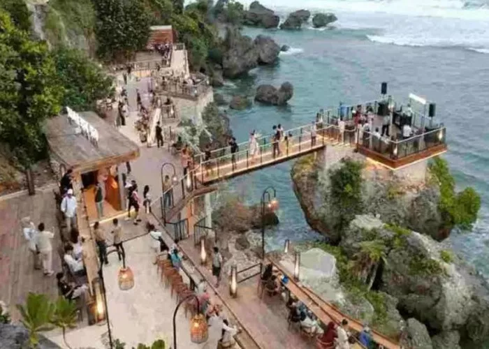 On The Rock Gunungkidul, Destinasi Wisata Viral di Yogyakarta yang Dijuluki 'Bali-nya Gunungkidul'