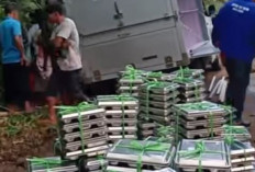 Mobil Pengantar Makan Bergizi Gratis Nyaris Terjun ke Jurang di Musi Rawas