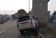 Kecelakaan di Subuh Hari, Pajero Sport Hantam Tiang LRT di Palembang