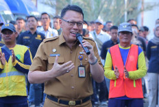 Pj Wali Kota Palembang Darmenta Gelar Silatuhrahmi dengan Pekerja Harian Lepas PUPR 