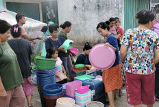 Harga Terjangkau Kualitas Terjaga, Perabotan Plastik Laris Manis Diserbu Pembeli