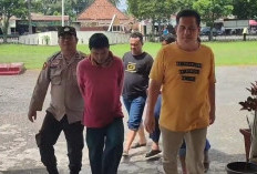 Bak Film Laga, Polisi Martapura Kejar Buronan Pencuri Sawit Hingga Sawah