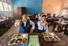 Ribuan Siswa di Sanga Desa Mulai Nikmati Program Makan Bergizi Gratis Presiden Prabowo