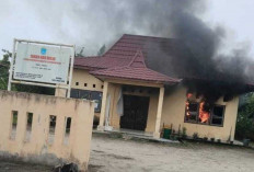 Kebakaran Landa Kantor Lurah Indralaya Indah, Diduga Akibat Korsleting Listrik