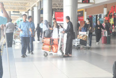 Bandara SMB II Tegaskan Pemeriksaan Ketat Meski Penumpang Kenakan Atribut Mirip Kru