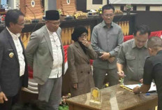 Penuh Haru, Rapat Terakhir Anggota DPRD OKI Periode 2019-2024