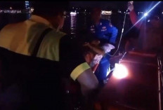  Ambulans Apung Polairud Polda Sumsel Evakuasi Warga Pesisir Sungai Musi ke RS Bunda Jakabaring