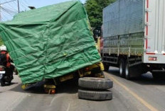 Antrean Panjang Akibat Truk Mogok, Polisi Ingatkan Pengendara untuk Disiplin