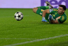 Barcelona Bidik Emiliano Martinez Sebagai Calon Pengganti Ter Stegen   