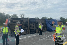 Kecelakaan Maut di Tol Palembang-Kayuagung, Bus Terbalik, Sopir Meninggal Dunia, 9 Penumpang Cedera