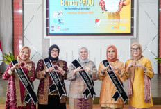 Komitmen Pendidikan Inklusif, Bunda PAUD Muba Hj. Fatimah Toha Terima Penghargaan Bergengsi