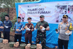 Sambut Peringatan HBA ke-64, Kejari OKI Lakukan Bedah Rumah 