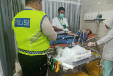 Wanita Pengendara Motor Tewas Usai Tabrak Truk di Palembang