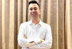  Momen Haru Raffi Ahmad Berziarah ke Rumah Pengemudi Ojek Online yang Tewas