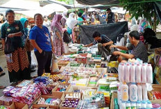 Pasar Kalangan Ramai, Pedagang Kebutuhan Rumah Tangga di Sanga Desa Raup Keuntungan Jutaan Rupiah 