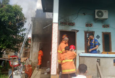 Respons Cepat Damkar Muba di Sekayu, Puluhan Tabung Gas Aman dari Ledakan