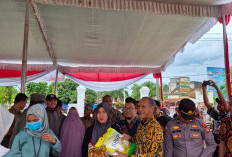Warga Antusias Dapatkan Bahan Pokok dengan Harga Terjangkau
