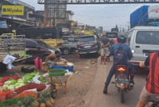  Fenomena Pasar Sungai Lilin: Pedagang Lebih Pilih Berjualan di Bahu Jalan, Warga Keluhkan Kemacetan