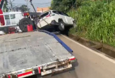 Usai Tabrak Dua Kendaraan, Pengemudi Terios Alami Amukan Massa  