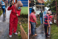 Warga Bersama Lurah Plaju Ilir Gotong Royong Bersihkan Lingkungan 