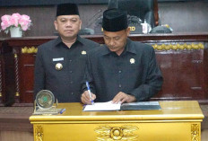 Pj Bupati Bersama Pimpinan DPRD Tandatangani Pakta Integritas Pengesahan RAPBD Muba Tahun 2025