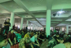 Nifsu Syaban, Masjid Agung Palembang Ramai Dikunjungi Umat Muslim
