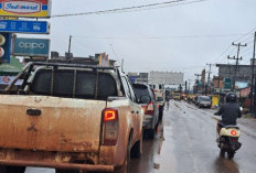 Kemacetan Parah di Jalintim Sungai Lilin: Pasar Pagi Meluber ke Bahu Jalan, Pengendara Minta Pemerintah Bertin