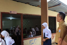 Keadaan Miris di SMPN 42 Palembang, Siswa Terpaksa Belajar di Mushola dan Kantin