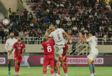  Persis Solo Kalah 3-4 dari PSM Makassar dalam Laga Hujan Gol