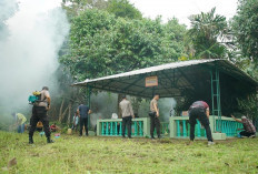 Polres OKI Bersihkan Makam Puyang di Sungai Sodong
