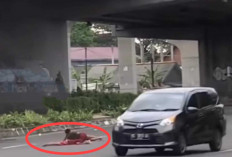 Anak Jalanan Tiduran di Tengah Jalan, Warga Palembang Resah