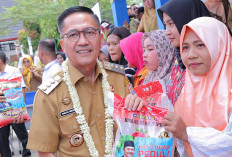 Pj Walikota Ratu Dewa Peduli, Bagikan Ratusan Paket Bantuan kepada Keluarga Penerima Manfaat di Palembang