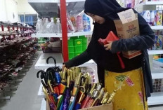 Peluang Usaha yang Sangat Menguntugkan, Penjualan Payung Naik Dua Kali Lipat 