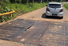 Hati-Hati Melintas! Plat Besi Jembatan Sungai Pingkut Terlepas, Soroti Kebutuhan Infrastruktur Permanen