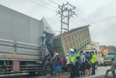 Dua Truk Tabrakan di Jalintim OKI, Sopir Luka Ringan dan Kerugian Capai Rp100 Juta