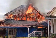 Diduga Korsleting Listrik, Rumah Panggung di Banuayu Muara Enim Ludes Terbakar