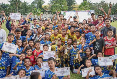 PJ Bupati Apriyadi Tutup Turnamen Sepak Bola U-12, Ini Dia Pemenang Piala Bupati Cup 2023