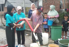 PMI Ogan Ilir Distribusikan 1.000 liter Air Bersih ke Korban Banjir 