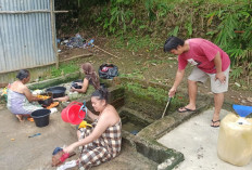 Belasan Tahun Krisis Air, Warga Karya Bhakti Andalkan Sumur Kembang