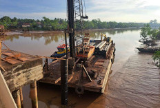 Pemasangan Besi Pengaman Jembatan Sungai Lilin Mulai Dikerjakan