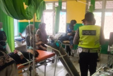 Truk Terbalik di Jalintim Sungai Lilin, Pengendara Scoopy dan Penumpang Dilarikan ke RSUD