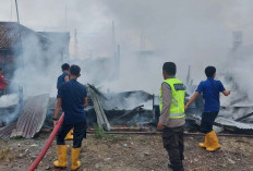 Lebaran Iduladha, Warung Kelontong di Jalintim Palembang-Betung Ludes Terbakar 