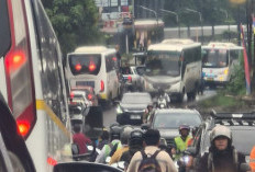 Bus Karyawan Tambang Picu Kemacetan, Warga Tanjung Enim Resah