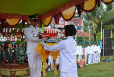 33 Anggota Paskibra Sukses Kibarkan Sang Merah Putih di Sanga Desa