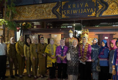 Melza Elen Setiadi Kenalkan Songket Palembang kepada Pj Ketua Dekranasda Provinsi NTB di Kriya Sriwijaya