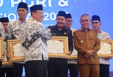 Wakil Bupati Kiai Abdur Rohman Husen Hadiri Puncak Peringatan HUT ke-80 PGRI dan HGN Tahun 2025 