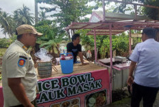 Satpol PP Muba Tertibkan PKL dan Spanduk di Wilayah Kecamatan Sekayu