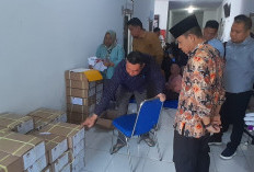 Jelang Pemungutan Suara Ulang, Pj Bupati Empat Lawang Pantau Langsung Proses Sortir Surat Suara